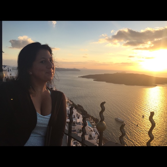 Meet your Posher, Jennifer - Picture 2 of 5